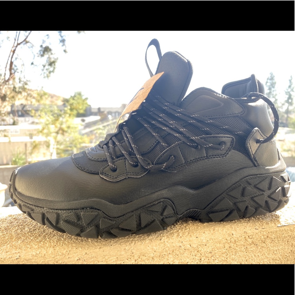 Champion Tank Shoes